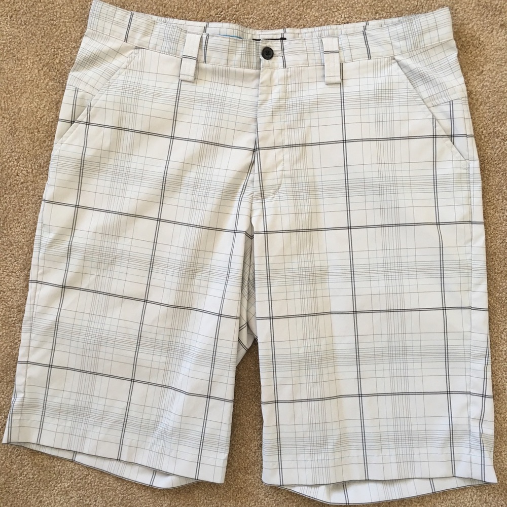 Izod Golf Short